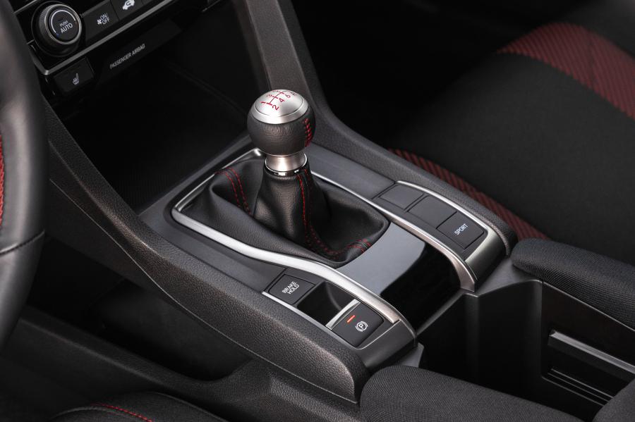 Детали интерьера Honda Civic Si Sedan (FC) 2019 года  (NA) (фото 12 из 43)
